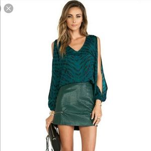 Daydream Blouse inEvergreen Animal